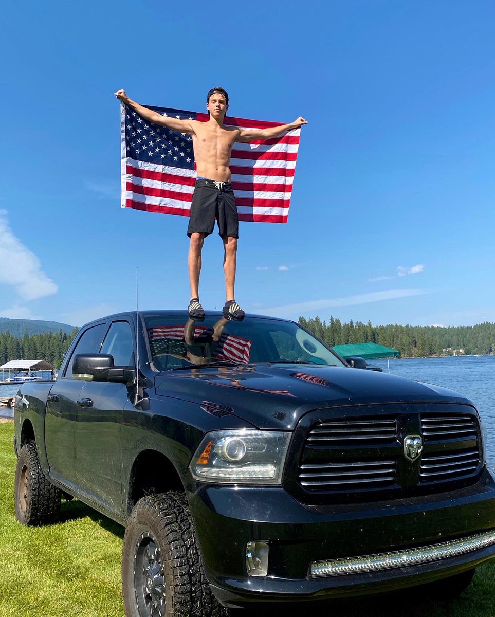 carsonlueders's tweet photo. Nothing better than being home for the 4th of July! Everyone have a fun safe time 🇺🇸❤️ https://t.co/0DAkfkener