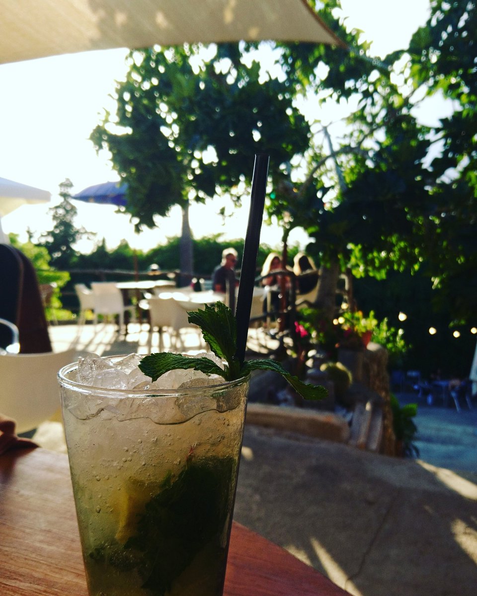 esmolico's tweet photo. #mojito Moliquero 💜 @esmolico #mallorca #summertime https://t.co/nGbI0iZ0j5