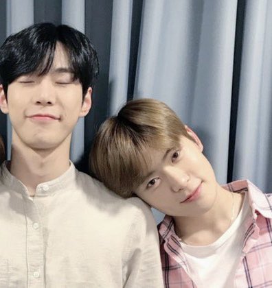 ไหล่ทั้งสองข้างมีไว้ให้เธอซบคนเดียว