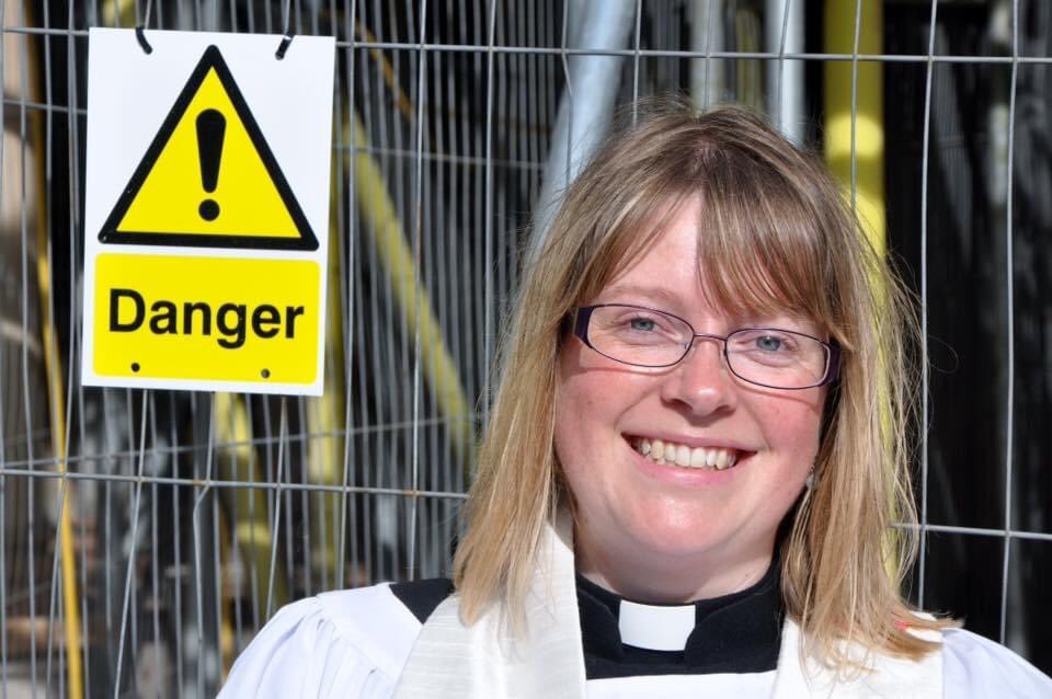 AtalieVicar's tweet photo. 5 years a priest and still a danger! #priesting #ordination2015 https://t.co/KNRVJ3F8Jg