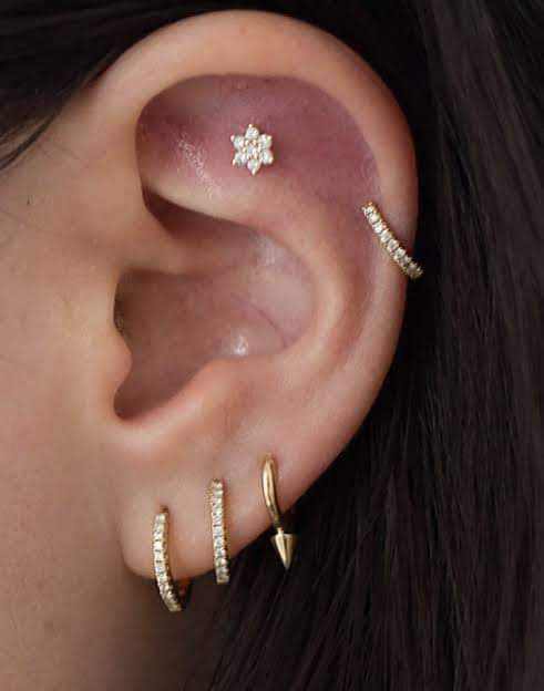 Abdulhamied_AA's tweet photo. No reasonable man will marry a lady that has more than one ear piercing.
Yes i said it https://t.co/jgqUobSNXA