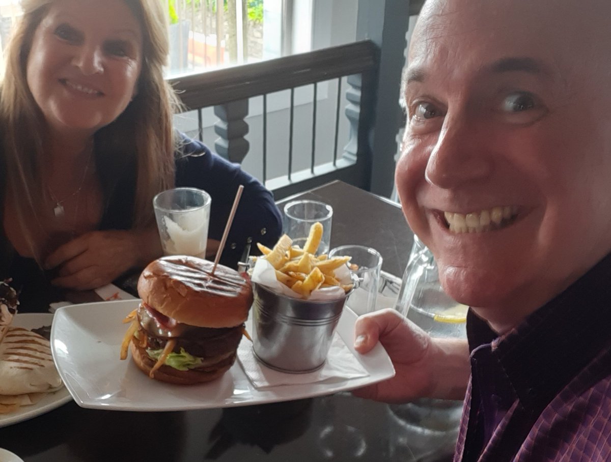SteveHaze's tweet photo. "Brooklyn Burger" 🇺🇲 Happy 4th! @ClancysYoughal 🇮🇪  #4thofJuly #Ireland #cork #yummyfood https://t.co/wllLhfCyoe