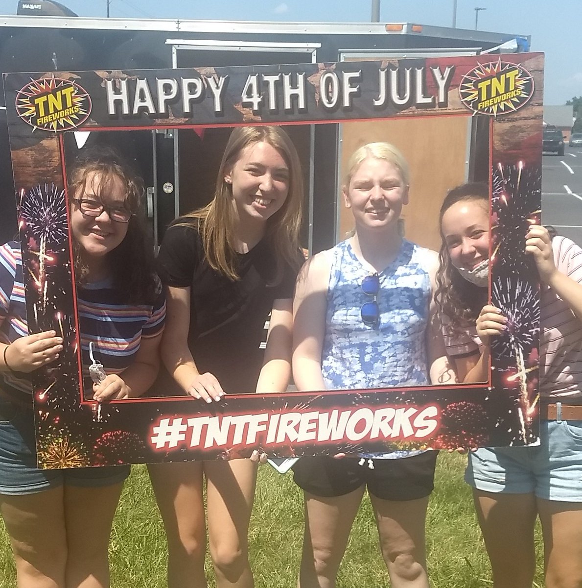 NMSBandland's tweet photo. Northern Music wishes you a happy 4th of July! https://t.co/7s5HM84jn0