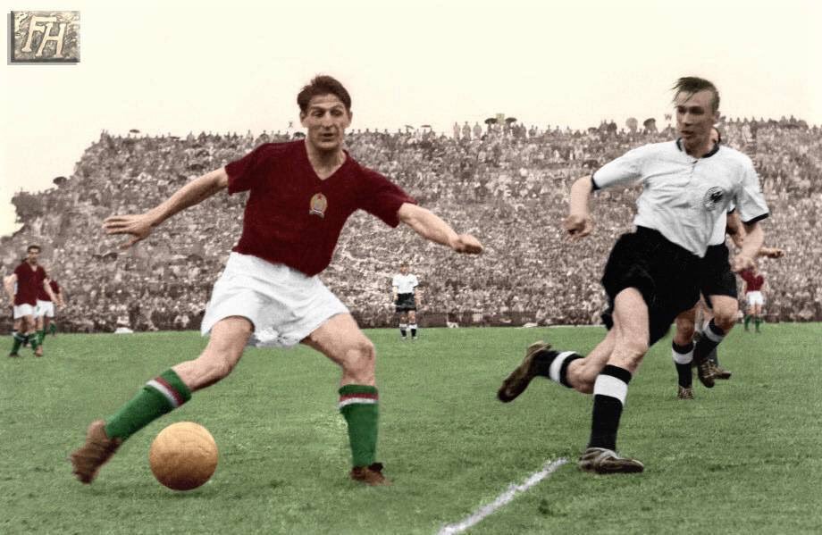 Antonio Ubilla en Twitter: "4 julio 1954, Wankdorfstadion, Berna, fase final Mundial SUiza 54, partido final, Alemania Occidental 3 (Max Morlock, Helmut Rahn (2)) Hungría 2 (Ferenc Puskas, Zoltan Czibor) https://t.co/EThawYnxy7" / Twitter