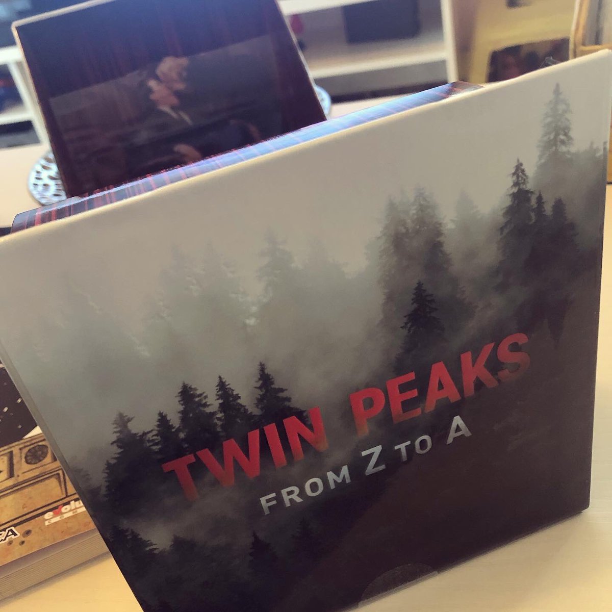 jover2007's tweet photo. Regalo supermajo de aniversario ❤️
#TwinPeaks #DavidLynch #LauraPalmer #AgenteCooper #redroom https://t.co/IEZgeucl9q