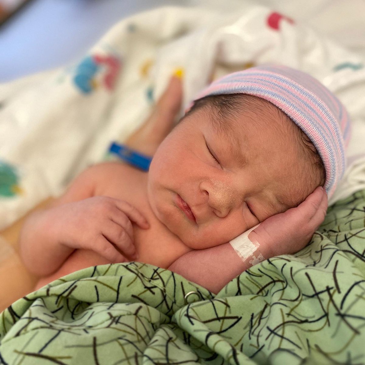 xolarxo's tweet photo. I never knew what love was until I met you! My sweet baby firecracker, Malakai Adonis Elmeier born July 4th at 3:46 am, weighing 7lbs 6oz, 20 inches long. My world has changed forever. ❤️🤍💙 https://t.co/QQ2tb2XzQx