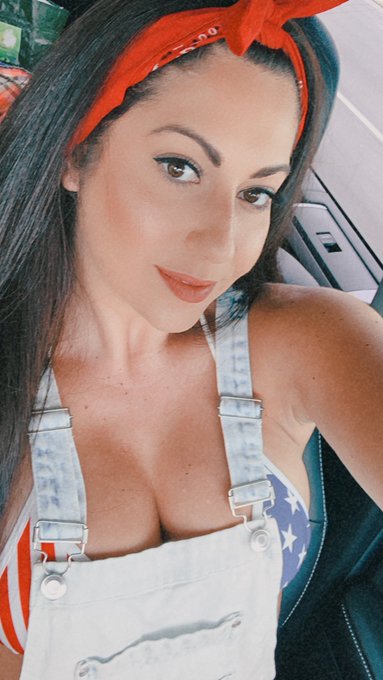 Happy 4th of July! https://t.co/U3Hv9lWewY<a href="/tag/humpday"class="tags"><span>#humpday</span></a>