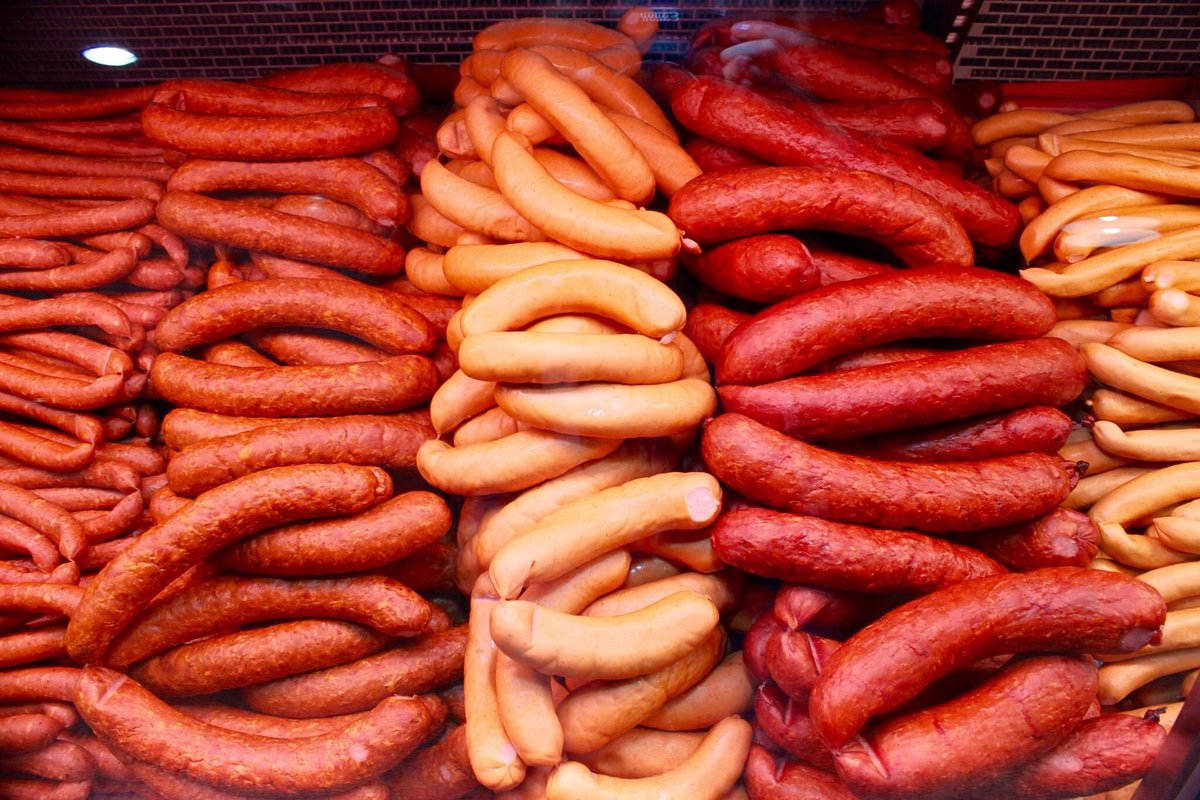 PolcanCalgary's tweet image. Most of our meat products are made in-house here in Calgary. 😋😋😋

#smokies #polishdeli #polcandeli #calgaryeuropeandeli #europeanfood #polishrecipe #localmeatshop #yyclocal