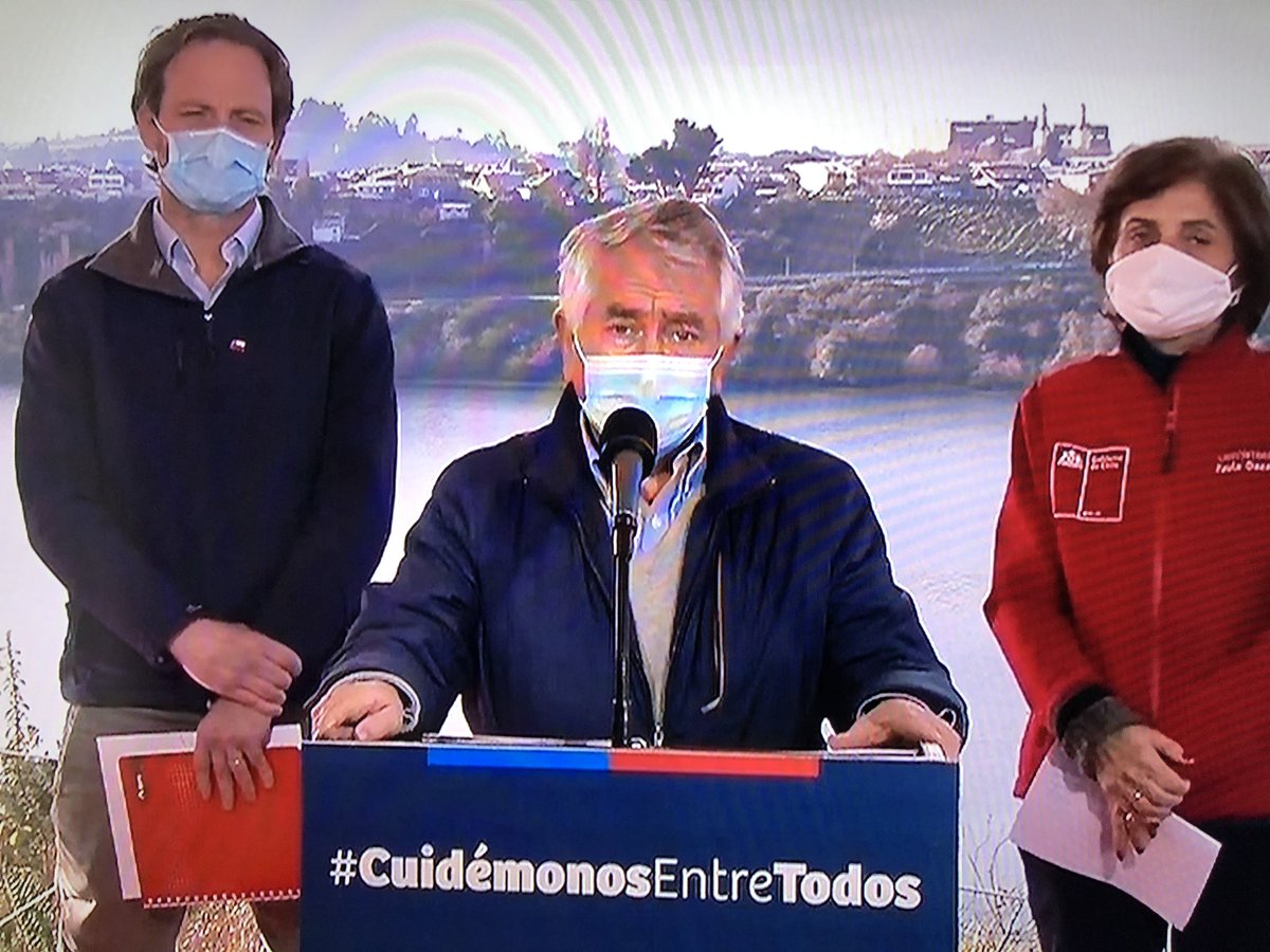 cincinatochile's tweet photo. El periodismo tanta habla de empatía y ponerse en los zapatos del otro y olvida que el ministro acaba de perder a su padre y ninguno fue capaz de dar el pésame antes de comenzar las preguntas. https://t.co/CrlvxM0TXd
