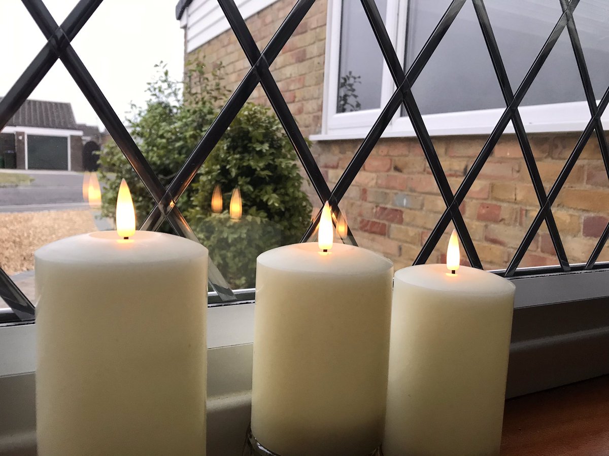 PaghamPioneer's tweet image. Candles lit tonight in a moment of remembrance for all those who have died during this awful pandemic. Thank you to @togethercoalit for this wonderful idea @CoopFuneralcare #COVID19 #candlelightvigil
