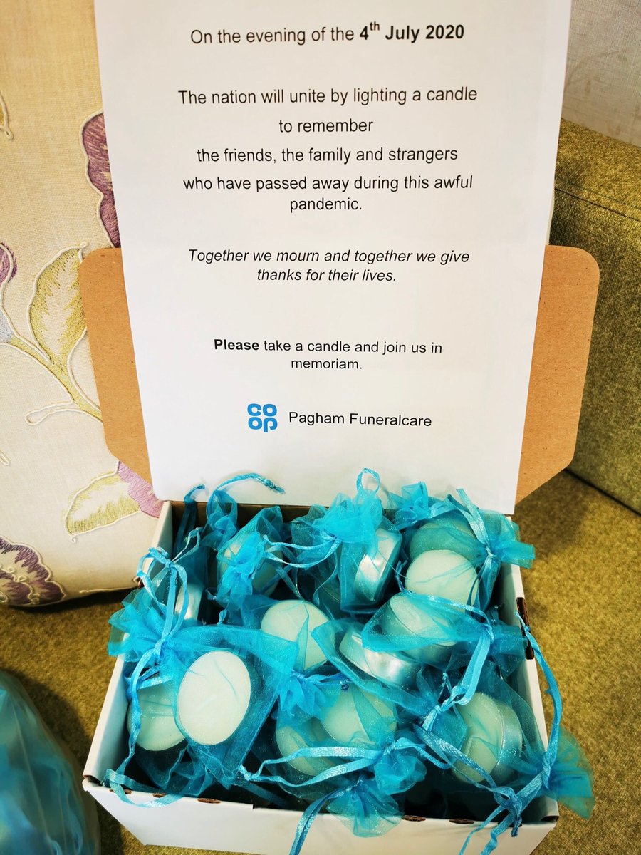 PaghamPioneer's tweet image. Candles lit tonight in a moment of remembrance for all those who have died during this awful pandemic. Thank you to @togethercoalit for this wonderful idea @CoopFuneralcare #COVID19 #candlelightvigil