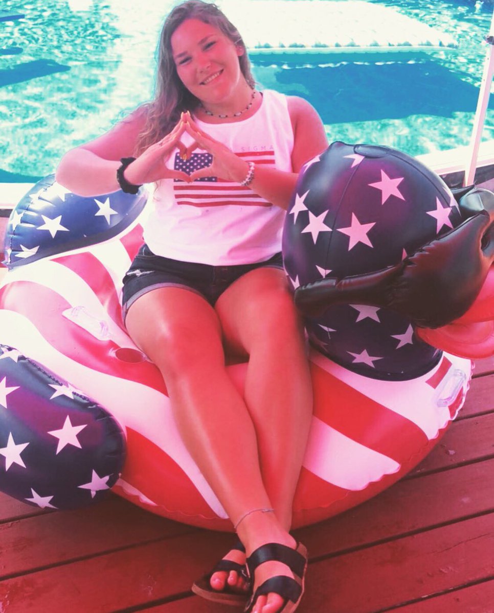 Happy Fourth of July from the women of Phi Sigma Sigma! 💙💛
