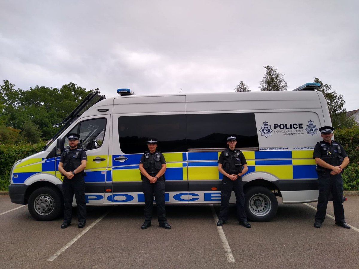 NorfolkSpecials's tweet photo. An impressive turn out for @SouthNorfPolice Specials this evening, with 16 of the team in supporting CAD demand, local priorities and night time economy.
#StaySafe #PubsOpening #PleaseBeResponsible
#7004 https://t.co/XeTBh6uA1n