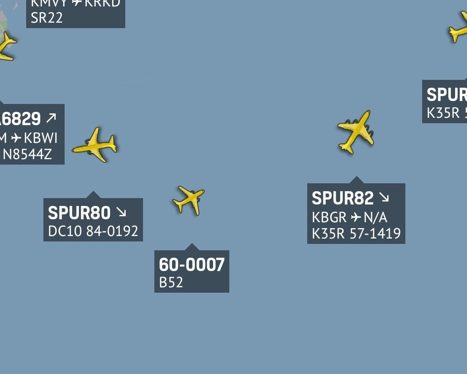is_keelu's tweet photo. USAF
3Γ KC-135R Stratotanker
#SPUR81 #SPUR82 #SPUR83
2Γ KC-10A Extender
#SPUR80 #TEAM48
1Γ B-52H Stratofortress
#AE5871
Spotted off the coast of #Maine
(Preparing for a flyover?) https://t.co/8nefKjSSPM