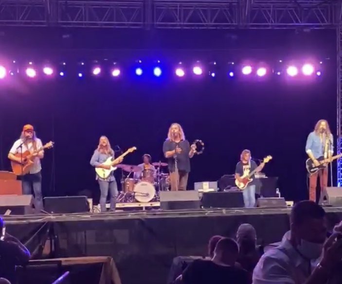 Louisiana2331's tweet photo. .@texashill put on one incredible show last night at @slam_bama for the #4thOfJuly weekend! Rain, lightning, #DarkestSky...but these guys brought the light!! Check out @cwbyall #instagramstory or #craigwayneboyd’s #FacebookStory for concert footage! #TexasHill #SLAYED https://t.co/aQPb9XbdCy