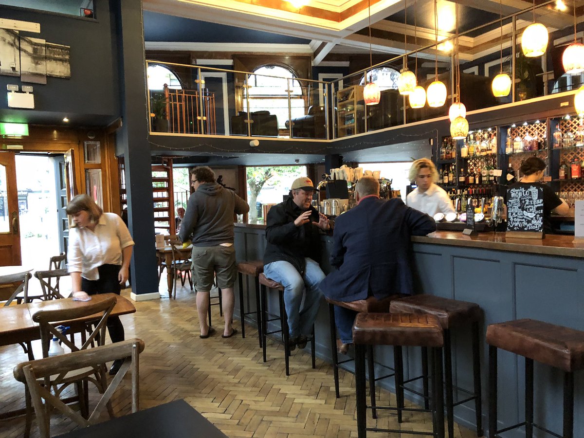 icodealone's tweet image. #pub supporting local industry obviously.  #gasping