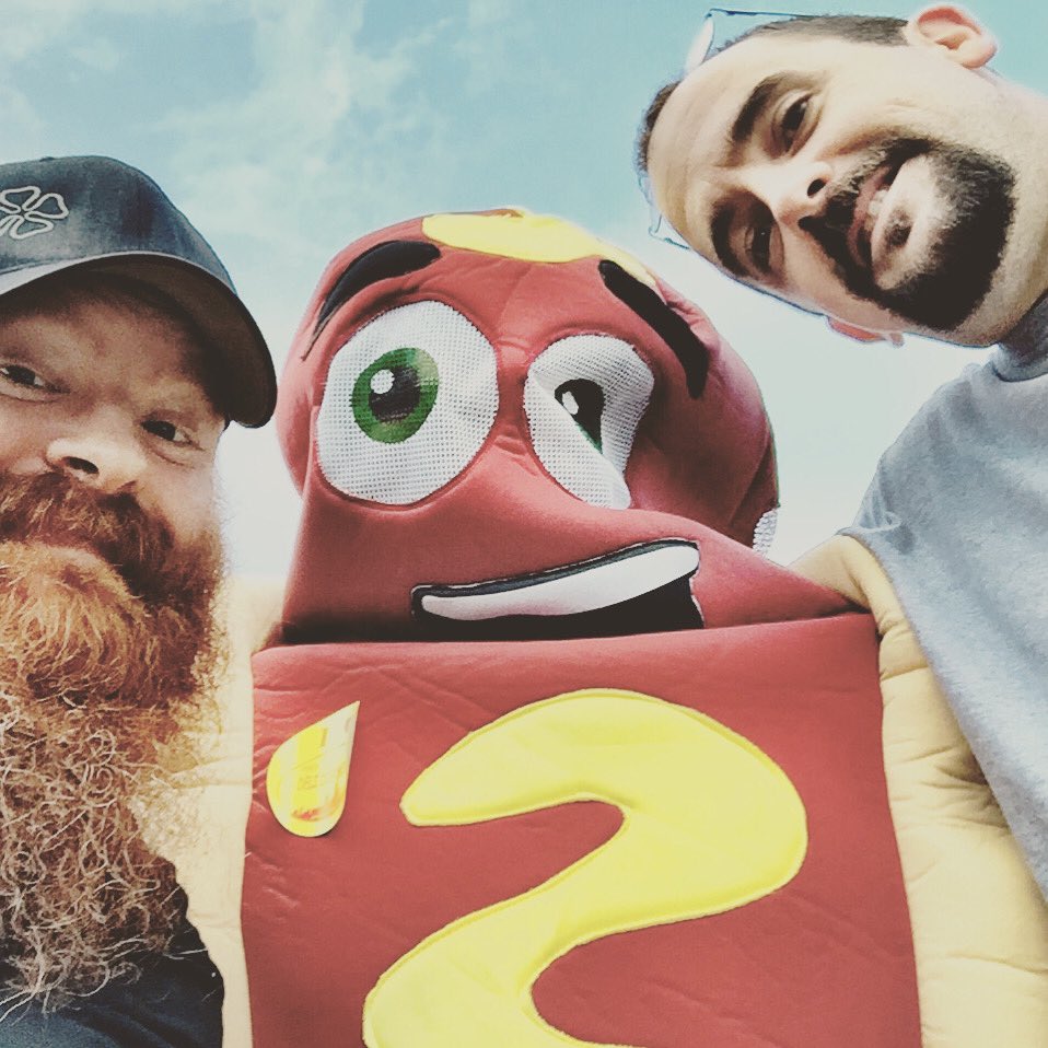 OMPRadio's tweet image. Who’s having hotdogs?! 🌭 #4thofjuly