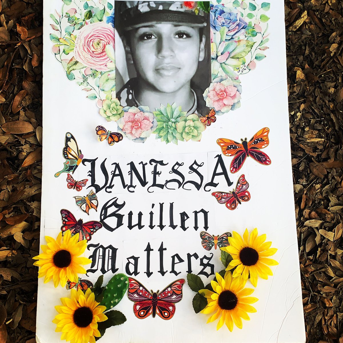 Houston_Effie_'s tweet photo. #JusticeForVanessaGuillen
#SHUTFORTHOODDOWN
๐ฆ ๐ช๐ผ๐น๐ท๐ผ๐ธ๐ป๐บ๐ฅ๐ป๐ https://t.co/OwYx8hFLbj