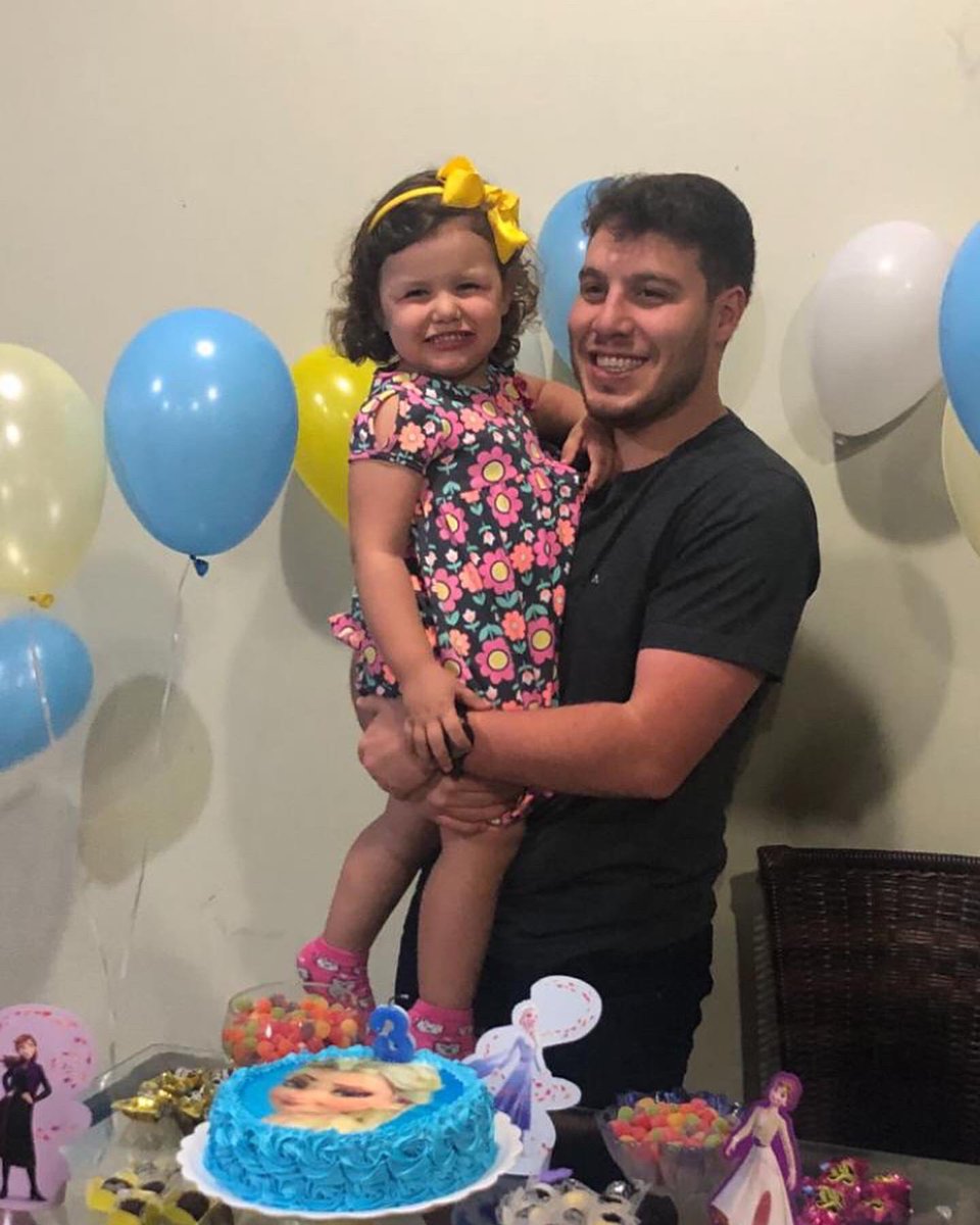 leozinroriz's tweet photo. Hoje minha princesa faz 3 aninhos. E digo à vocês, não há nada melhor no mundo que filho. #tenham hahahaha https://t.co/fuB3MftJMR