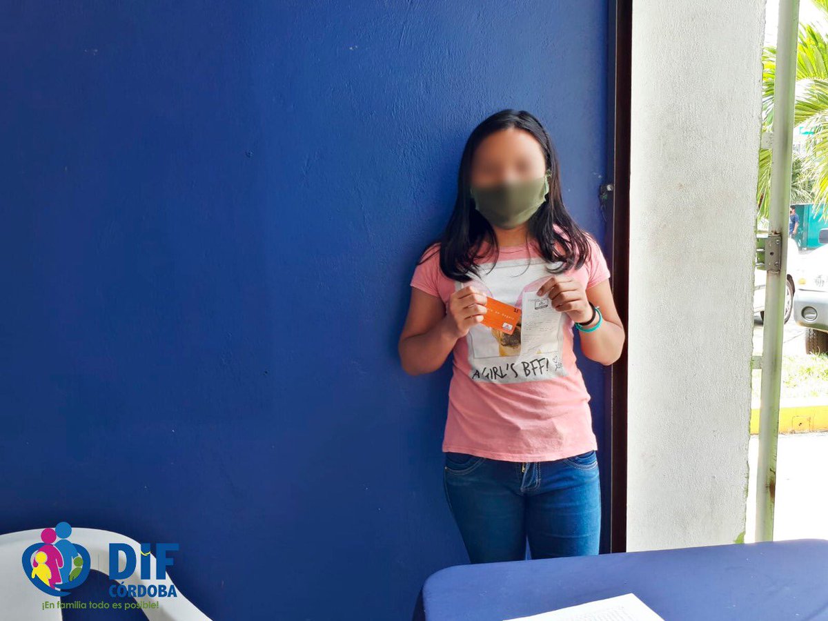 leticia_landero's tweet photo. Porque En Familia todo es Posible, el #DIFCórdoba a través de la coordinación de #DAPRIA, realizó la entrega de becas de julio del programa "Que se Cansen Jugando, No Trabajando" a 22 niñas y niños. https://t.co/lXUt3tTzw9