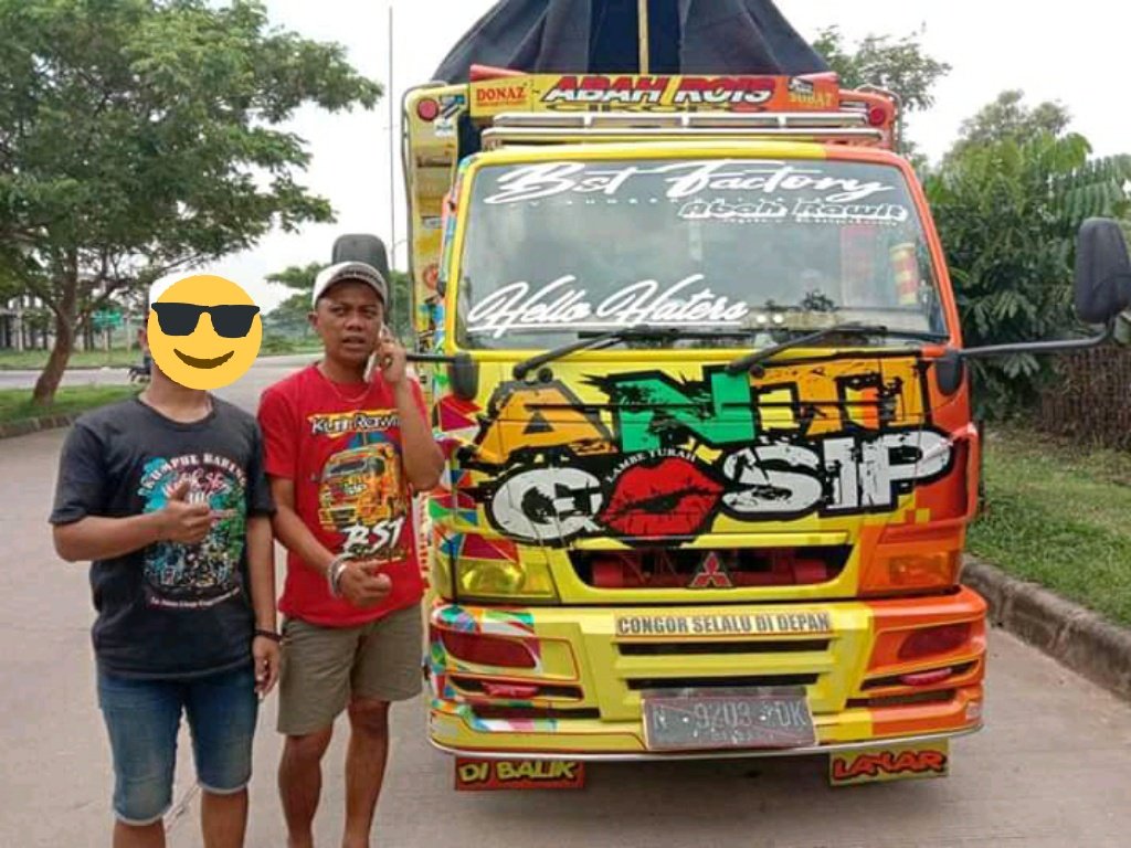 WFermadi091_'s tweet photo. @vivi_oh Beliin aja atuh kaos nya mbak..!! https://t.co/Fb6liKJYH7
