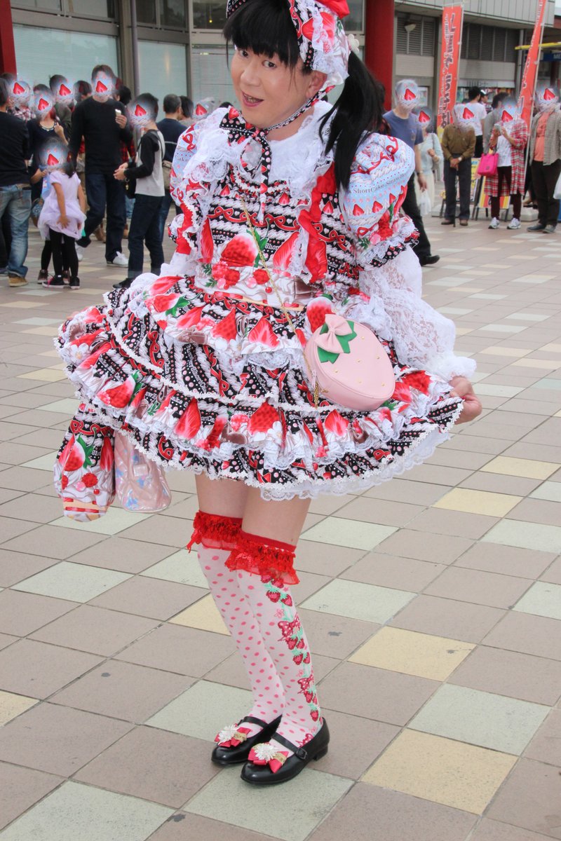 春日えり Ellikasuga Di Twitter 春日エリ Elli Kasuga の女児女装写真アルバム034 6 苺のショートケーキドレス その6 某saにて 続き 注目されるのって 結構快感 女児女装 女児ドレス 男なのに女児服着てる 女装 Sissydress Adultlittlegirl T