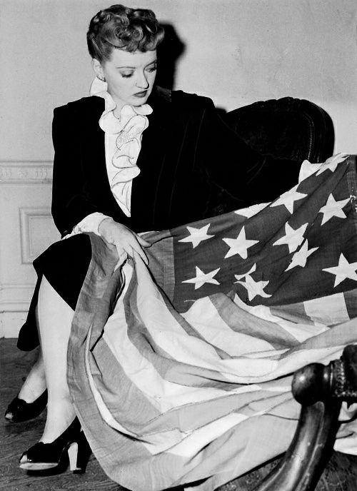 PAGEawards's tweet photo. Happy July 4th!
#screenwriting #writing #tvwriting #writingcommunity #July4th #July4thAtHome https://t.co/5J7cgMGHSH