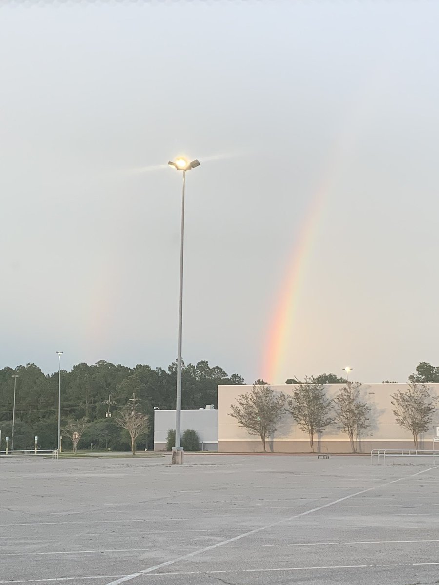 JasonJa79395611's tweet photo. Is that a rainbow I see? It certainly is. @MargaretOrr @wdsu https://t.co/R5lxtluqh2