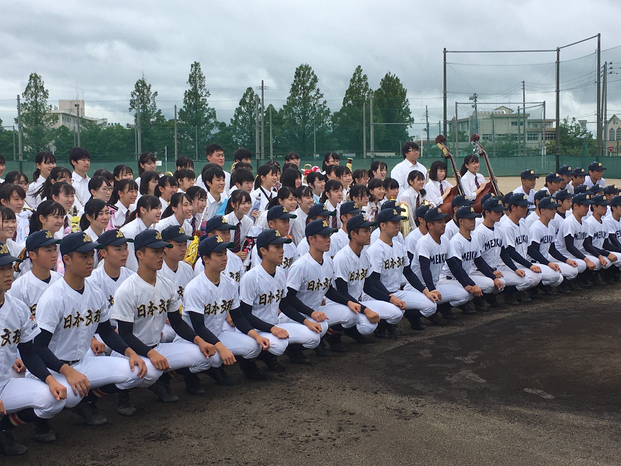新潟野球ドットコム 高校野球 新潟明訓と日本文理が練習試合 関係者によると両校の練習試合は約年ぶり ａチーム同士の 練習試合は 平成元年以来 の31年ぶり 試合前には新潟明訓高校吹奏楽部による激励演奏がありました これから試合開始です