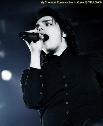 a thread of gerard's black waistcoat from 2007 aka my favorite look
