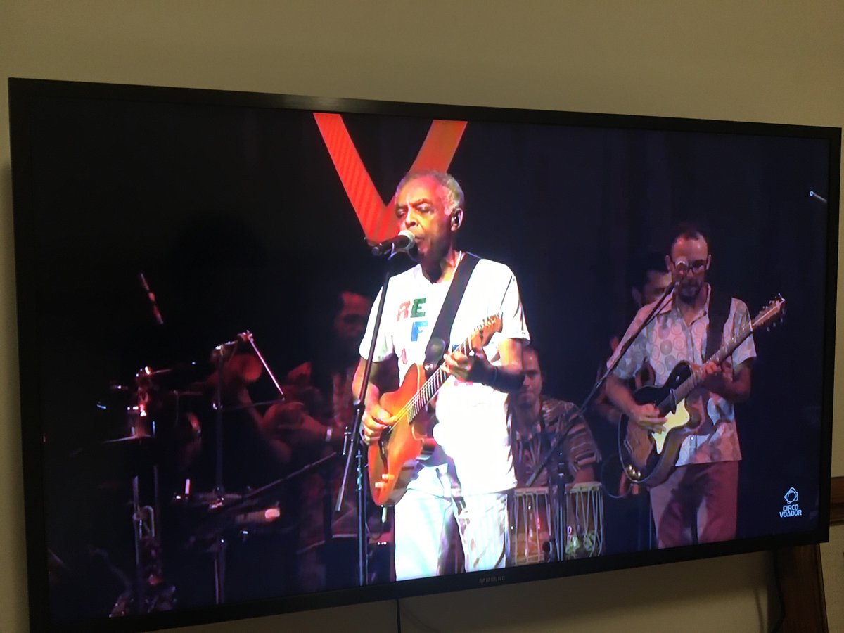 NaraGil's tweet photo. Começou no canal do @circo_voador no  YouTube #Refavela40 https://t.co/zgFKDAhDo6