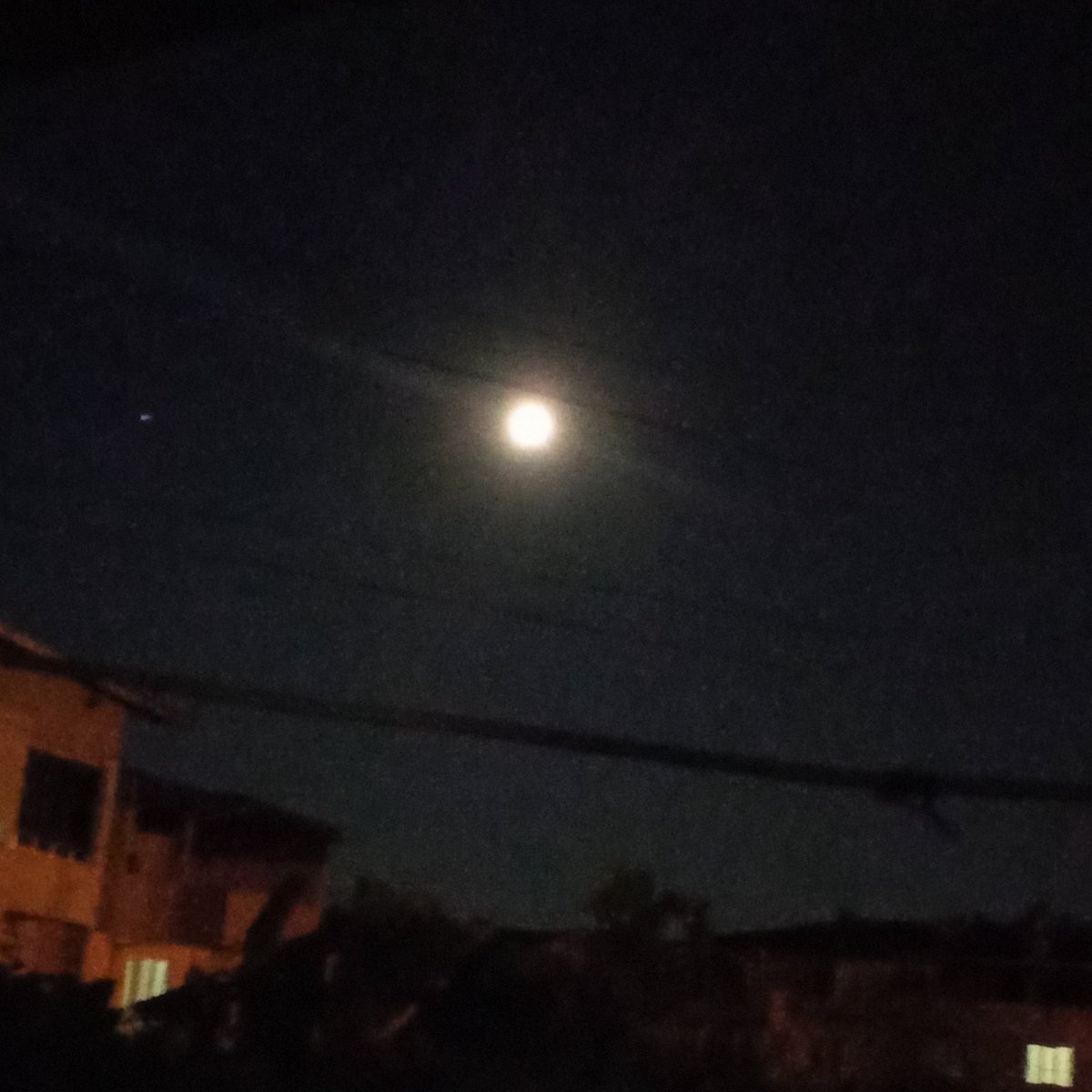 Dolunay çooook güzel ayı hiç bu kadar parlak görmemiştim #Dolunay