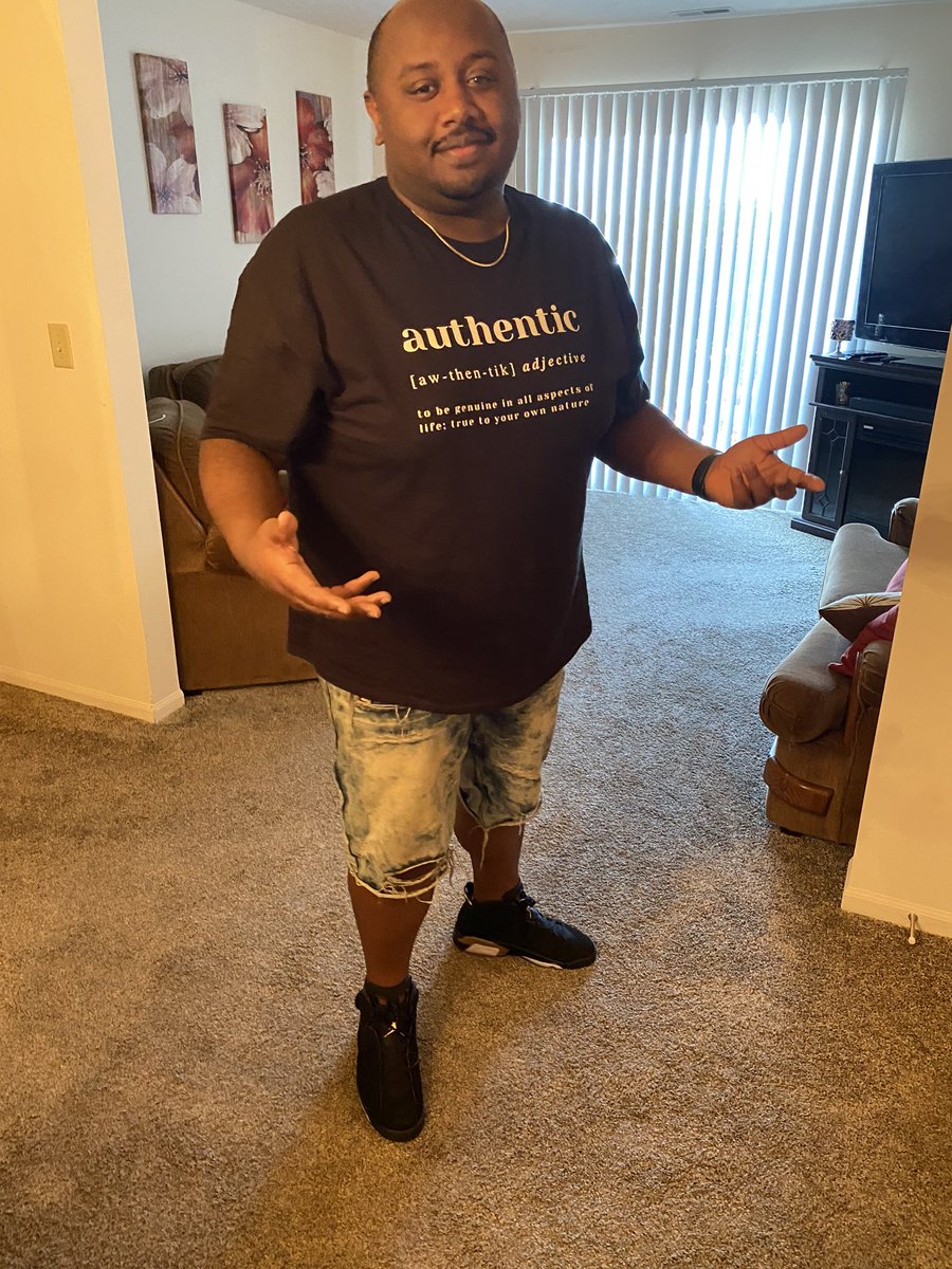 JustMyron's tweet photo. The shirt says it all 😎🙏🏾#DussePapi #Authentic https://t.co/kUmjZmAn6l