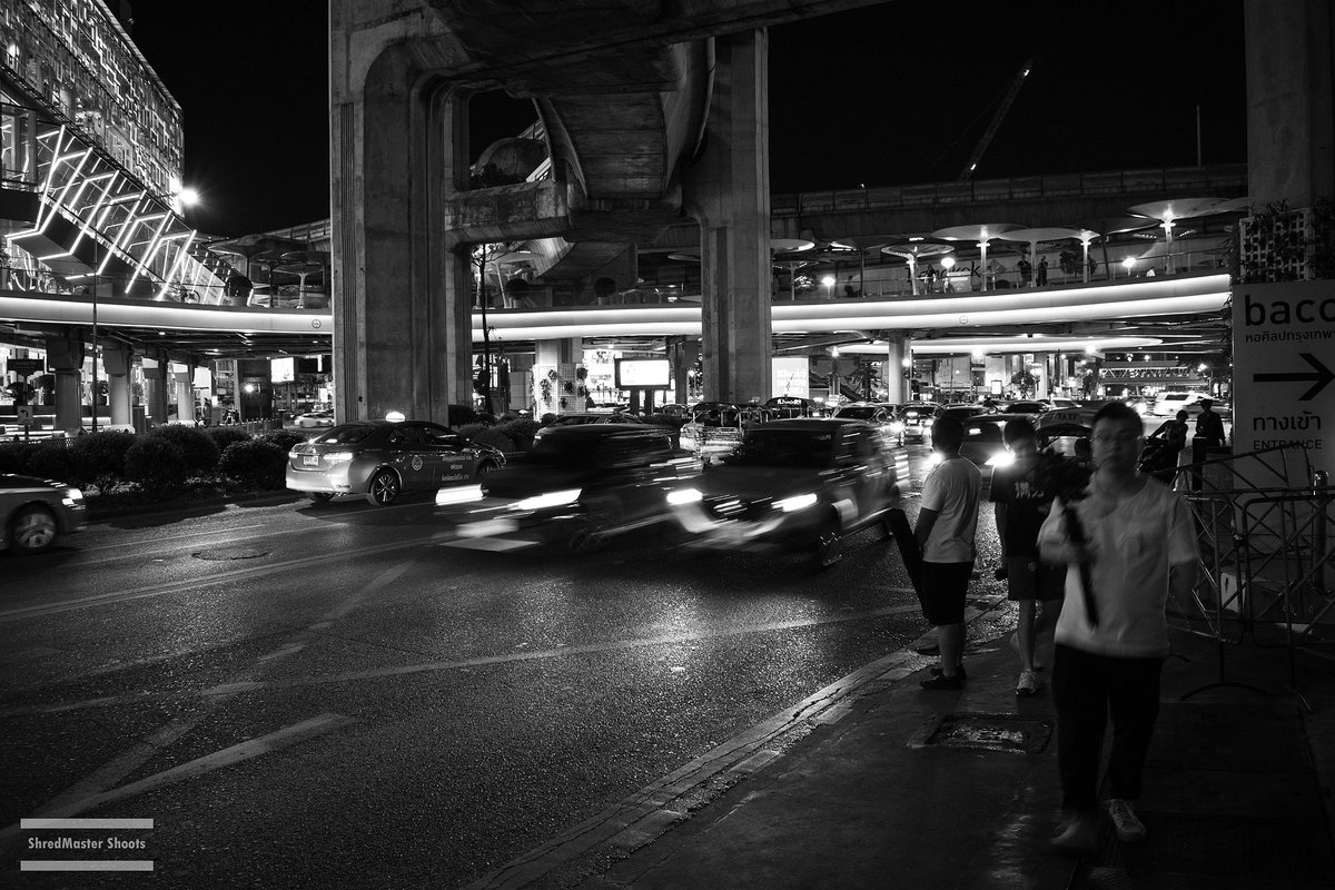 ShredMasterB's tweet photo. Bangkok city in action

#bangkok #bangkokcity #Thailand  #photography #Nikon #nikonD3500 #blackandwhite #blackandwhitephotography #Traffic #CITY #bnw #bnw_captures #bnwphotography #cars https://t.co/7lqdpBwsJt