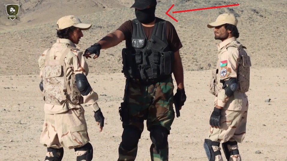 Tubelight313's tweet photo. #RAW_Poor_Show_Busted
In order to divert attention from #RAW,which is responsible for #KSEAttack ,#BLA has released a video showing an #ANA soldier as their trainer using @USArmy eqpt.
Whereas, Afg hz forged Strategic partenership with India for trg of #ANA by Indian Army (1/4) https://t.co/6tyZgwqDuo
