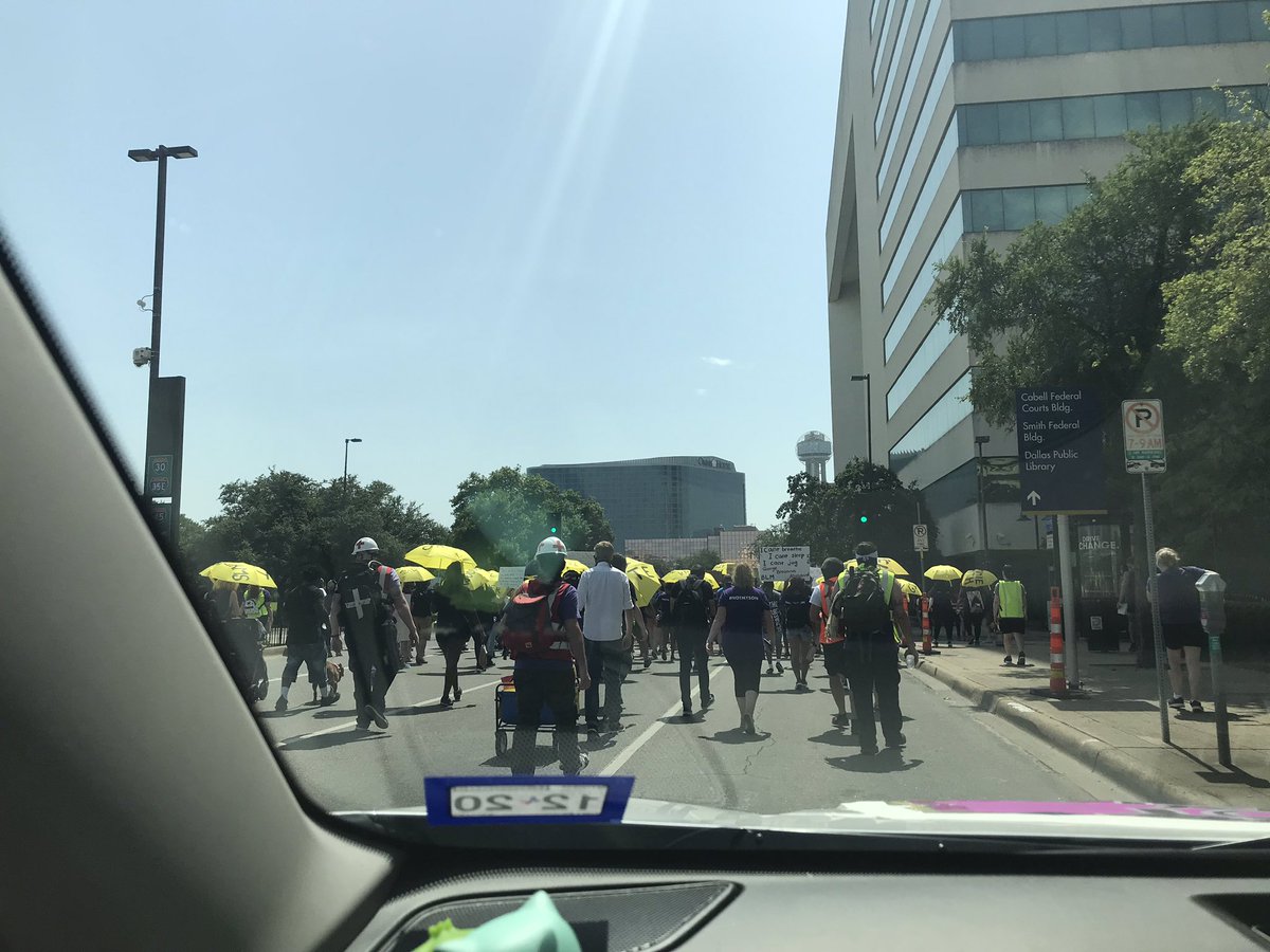Manymysticmeow's tweet photo. It looks amazing from back here!!! #dallasprotests #dallasprotest #BlackLivesMatterTX #dallaswontrest #blmtx #dallascityhall #blacklivesmatter #wetakethestreets #protestprotection @NotMySonDFW #notmyson https://t.co/KxXFqrkRnp