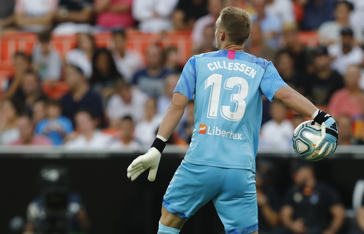 libertex_europe's tweet photo. ⏱️🦇 HALF-TIME: #Granada 0️⃣-0️⃣ @valenciacf_en
No goals during the first half of #GranadaValencia. Stay tuned for a #VCFLibertex triumph in the second 💪😊
🤜🦇🤛➡️ https://t.co/XXqBjqrdXB #LaLigaSantander https://t.co/PjDpRfNb2x