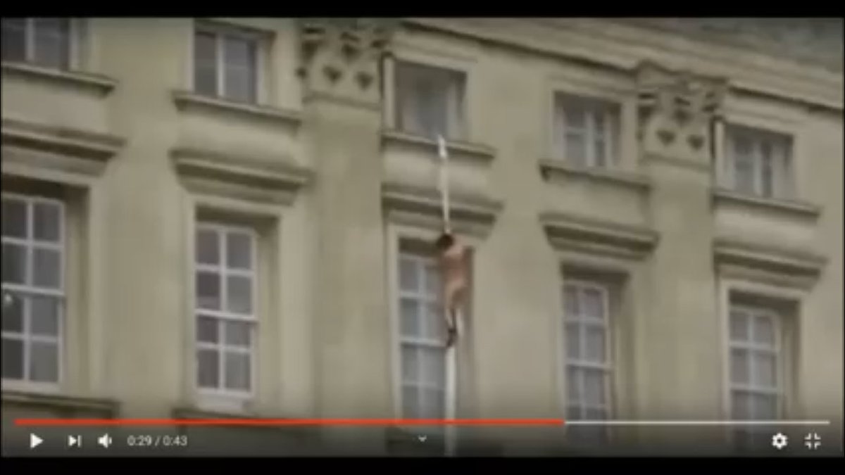 Outside of the Buckingham Palice.