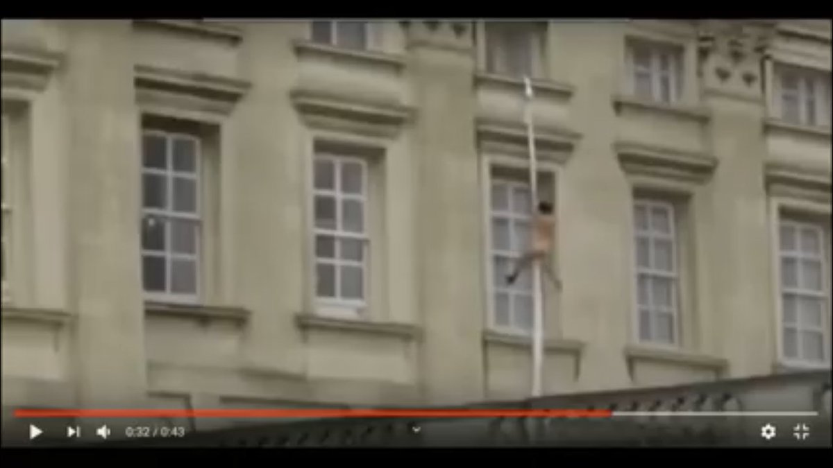 Outside of the Buckingham Palice.