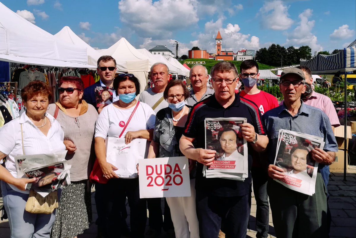ZbigniewKuzmiuk's tweet photo. Dziś w #Warce
Wiele rozmów i spotkań, bo #ŁączyNasPolska🇵🇱
Dziękujemy za wsparcie #PrezydentaPolskichSpraw 👍
Zwyciężymy👍! #DUDA2020. https://t.co/x1W6rq6uKE