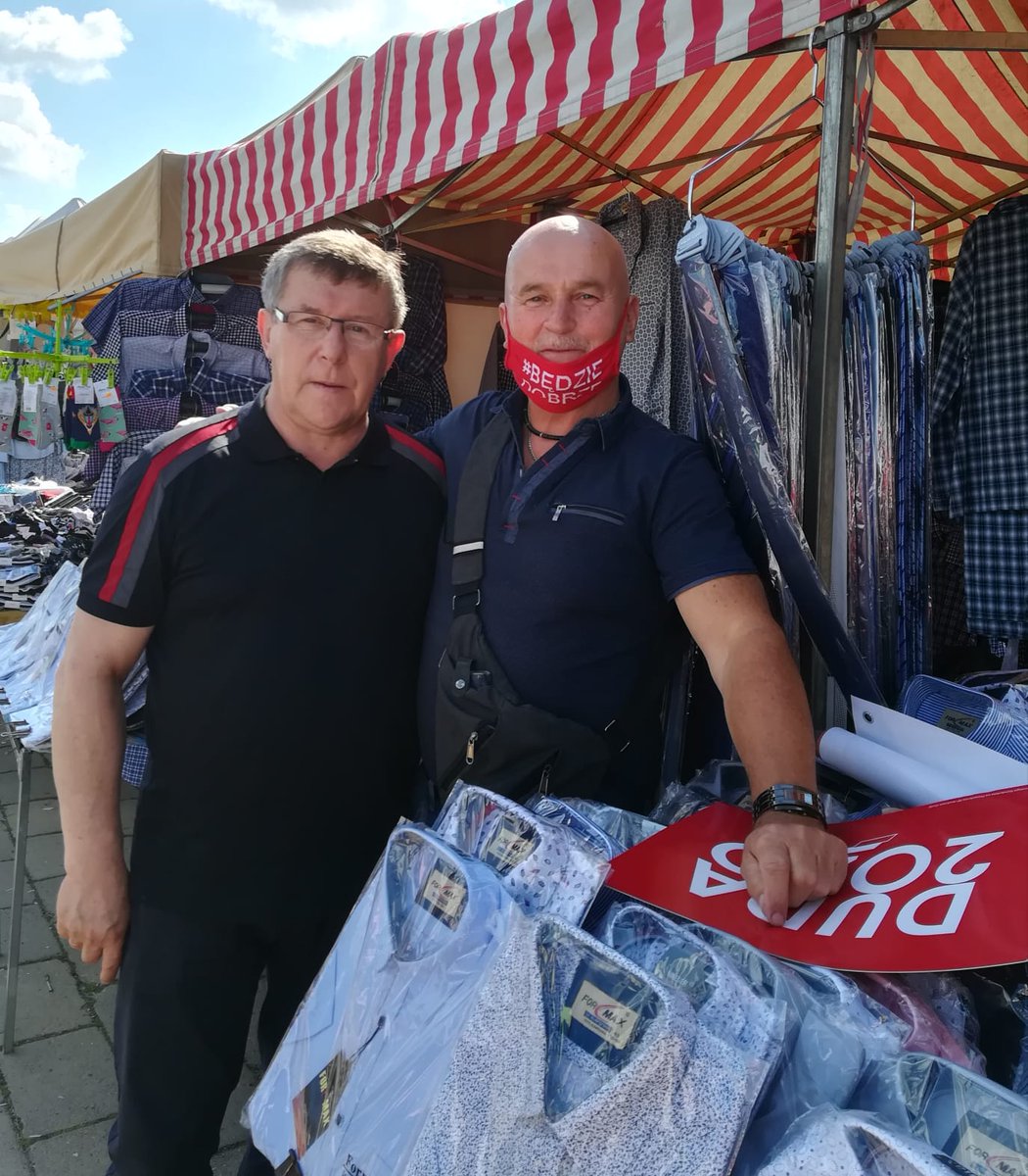 ZbigniewKuzmiuk's tweet photo. Dziś w #Warce
Wiele rozmów i spotkań, bo #ŁączyNasPolska🇵🇱
Dziękujemy za wsparcie #PrezydentaPolskichSpraw 👍
Zwyciężymy👍! #DUDA2020. https://t.co/x1W6rq6uKE