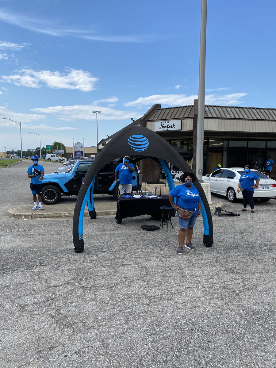 TanyaOkonkwo's tweet photo. Community fun and supporting these local businesss!! #maskedup #SocialDistancing #sevencityslayers #dawgpound @cjay0908 @Nelson_TriggaT @jessegaswintat @GeorgeYearling @brittany_hilker @DaleB1 @404girl https://t.co/gNmUaTmGzC