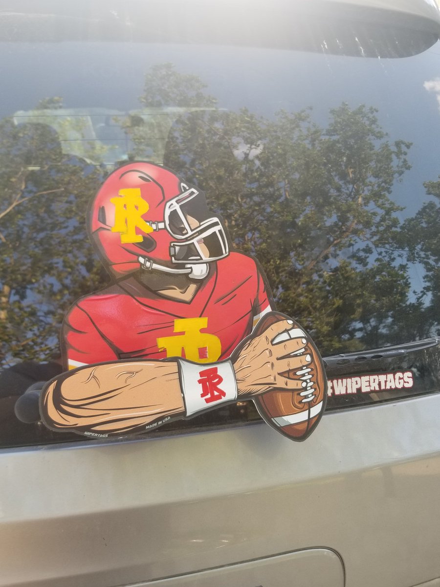 amygustafson5's tweet photo. Getting excited for Rocky football season https://t.co/I5AMoeF2KF