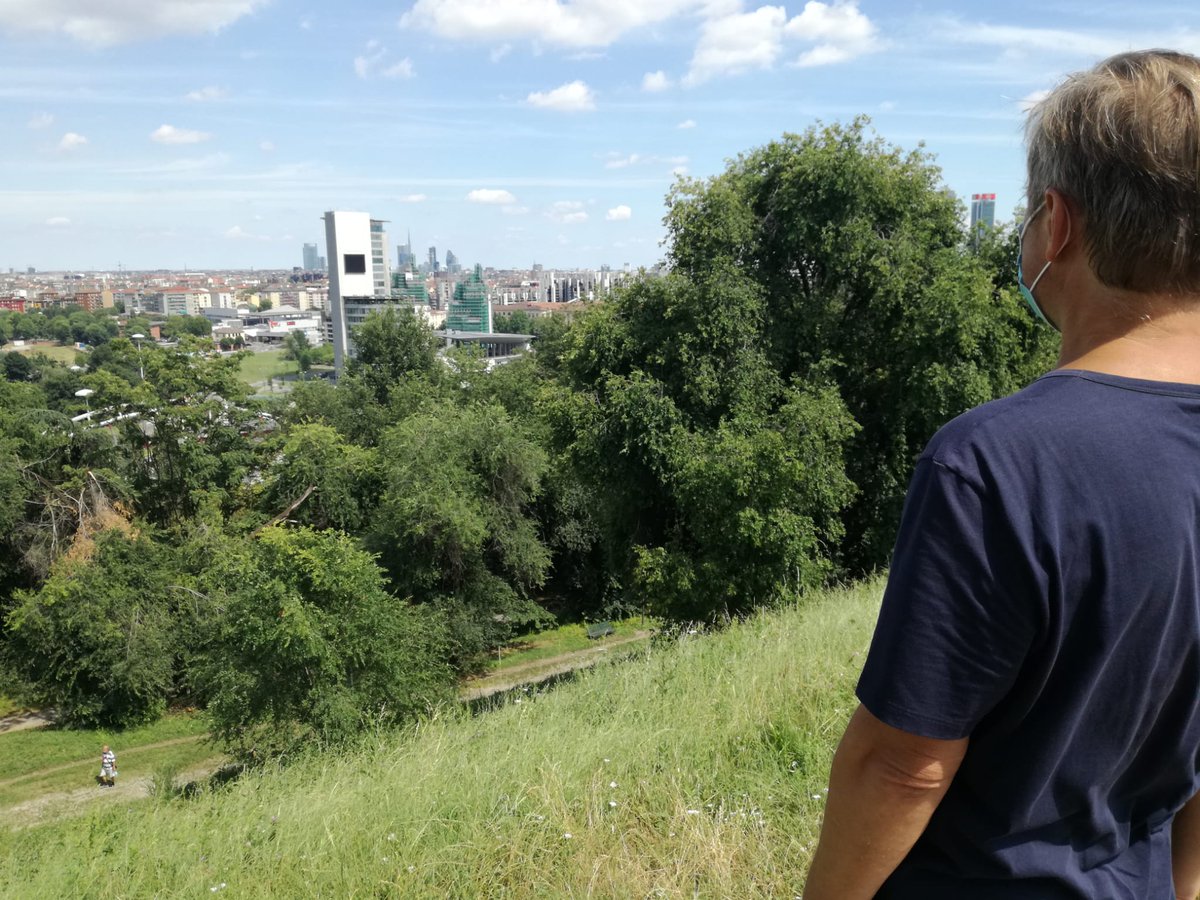 PeriferieMilano's tweet photo. #PERIFERIE #MILANO - “PeriferiArtMi”, Monte Stella-QT8
Guardare Milano da un luogo che raccoglie la memoria storica della nostra città e della distruzione avvenuta nella seconda Guerra Mondiale. 
https://t.co/qOVDaFm0vV https://t.co/etrYcFoJyQ
