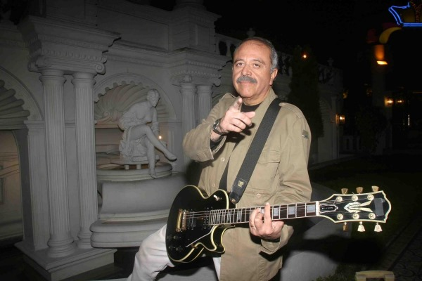 RudyRiveraB's tweet photo. DESCANSE EN PAZ, MAESTRO
La primera vez que vi a Gerardo Manuel con los Shain's en alguna Matinal de Domingo, desde esa época he seguido su trabajo. Lamentablemente hoy nos dejó, uno de los más importantes impulsores y difusores del rock y la música en el Perú. @puka_soncco https://t.co/DV5jfaRPbC