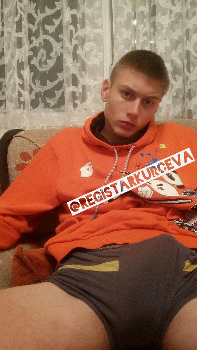RegistarKurceva's tweet photo. Млади Србин показује своју неконтролисану ерекцију🍆🇷🇸

Лајк и ретвит за још 🙄⬇

#RegistarKurceva #SerbianBoy #BigBulge #SerbianBulge #BalkanBoy #SerbianDick #SrpskiKurac https://t.co/I0iRuis1zo
