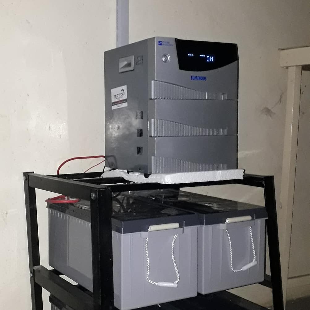 modtech_l's tweet photo. 4kVA inverter system with 4nos 200AH dry cell batteries, 8nos 250W monocrystalline solar panels and 60A/48V MPPT solar charge controller.
#MODTECH #renewableenergy #inverterinstallerlagos #RenewableEnergy #solarenergy https://t.co/4GXiQuQxWs