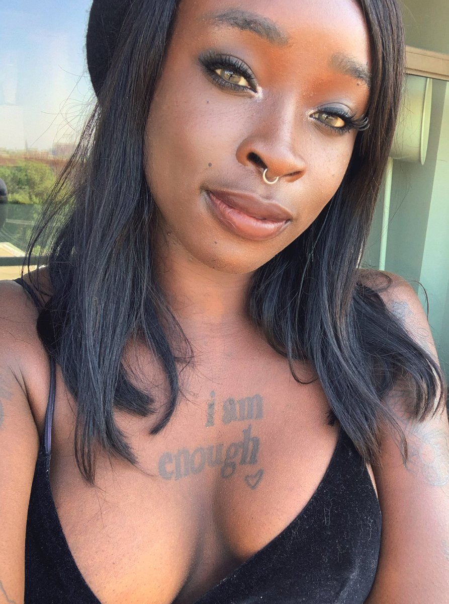 MissVChicago's tweet photo. ha wow i can’t believe i ever thought my dark skin was ugly lmfao anyways read marx fuck the u.s. https://t.co/WxU9m3Qcpf