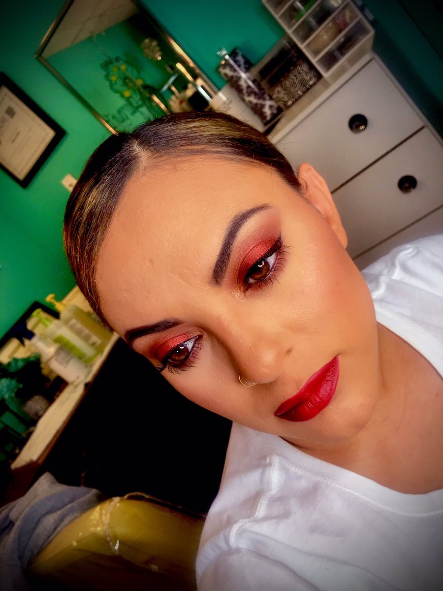 11Bperez's tweet photo. Who said 4th of July makeup looks cant be smokey โค๏ธ๐ค #makeup #makeupartist #southjersey #philly #atlanticcounty #anastasiabeverlyhills #bareminerals #macxselena #macxpatrickstarrr #cosmetology #brows #redeyelook #redeyemakeup #redlips @MACcosmetics @patmcgrathreal https://t.co/GN5dMfH355
