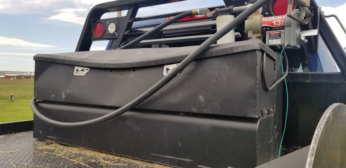 Cp_OlD's tweet photo. Moving bales and my toolbox is a little grumpy about it! #montanamoment #whysogrumpy https://t.co/VEXd8s3TD6